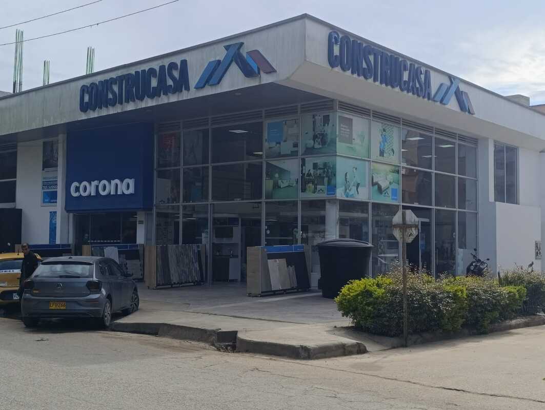 Fachada de Construcasa